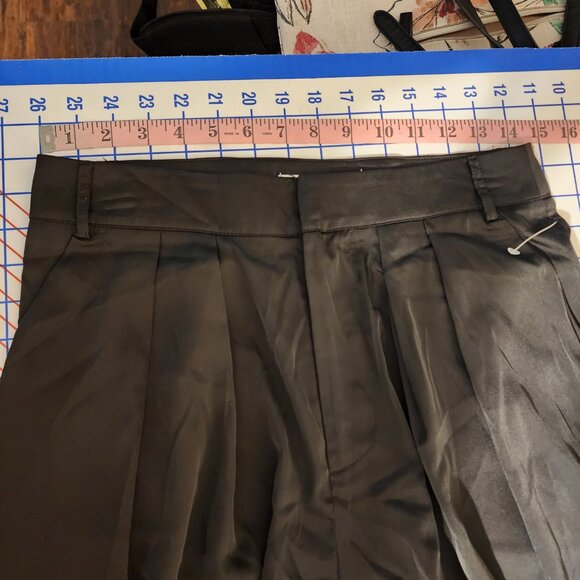 Petal & Pup Wellington Wide Leg Satin Pant Flaws Black Size 8 - Picture 5 of 13